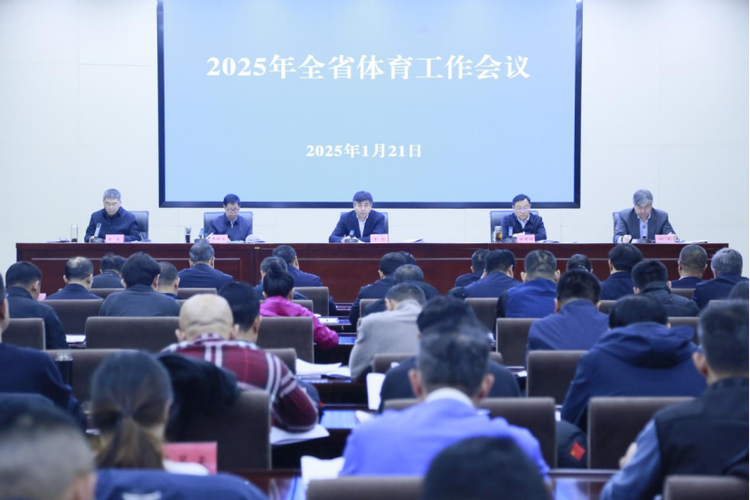 通过李磊的